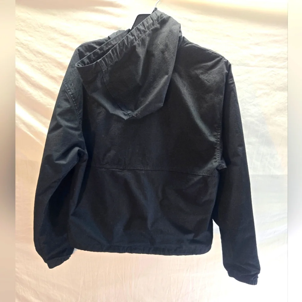 The North Face Women's Medium Black Ripstop Wind Hoodie Jacket New - Picture 4 of 8